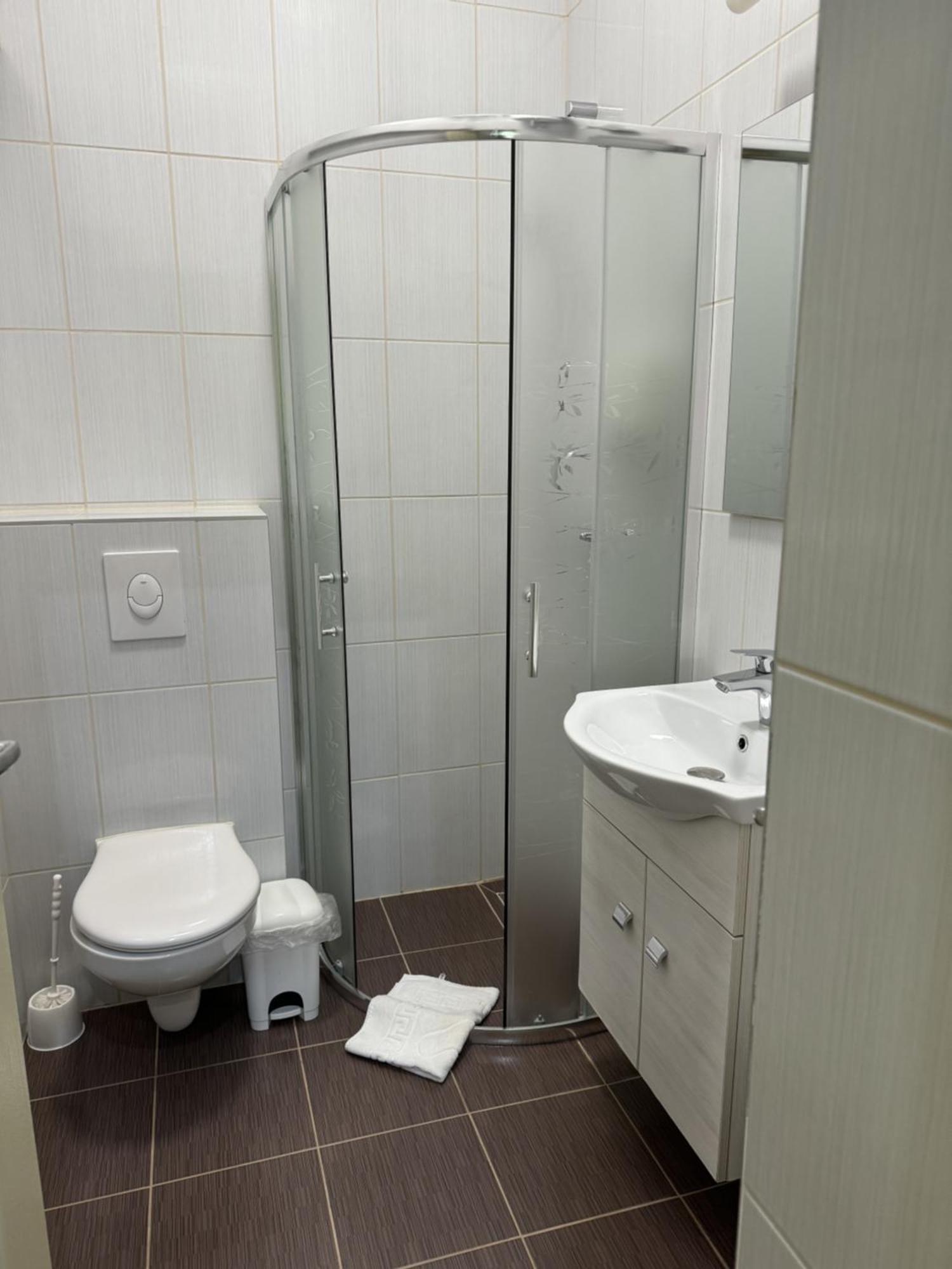 Szem-S Vendeghaz Hotel Balatonszárszó Buitenkant foto