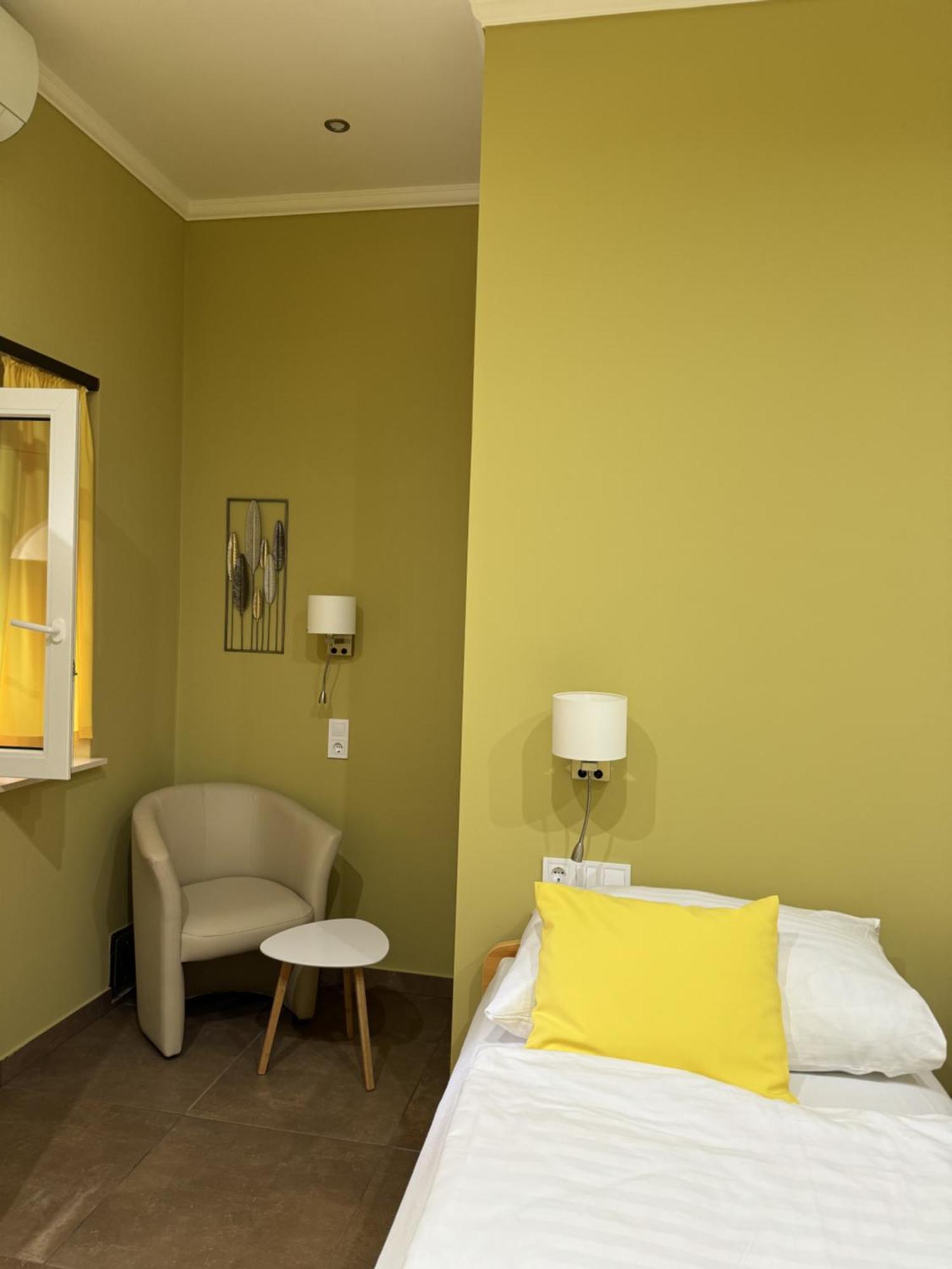 Szem-S Vendeghaz Hotel Balatonszárszó Buitenkant foto