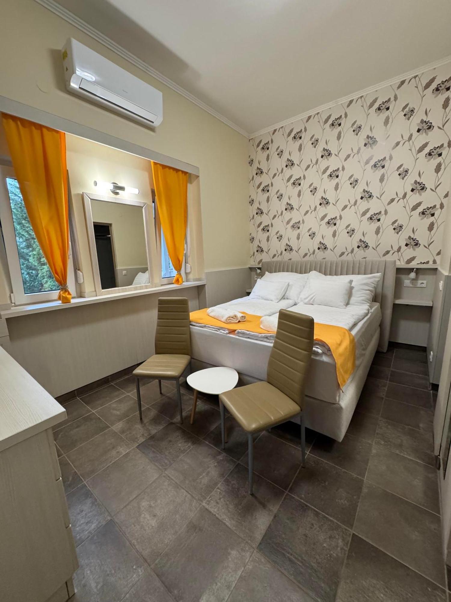 Szem-S Vendeghaz Hotel Balatonszárszó Buitenkant foto